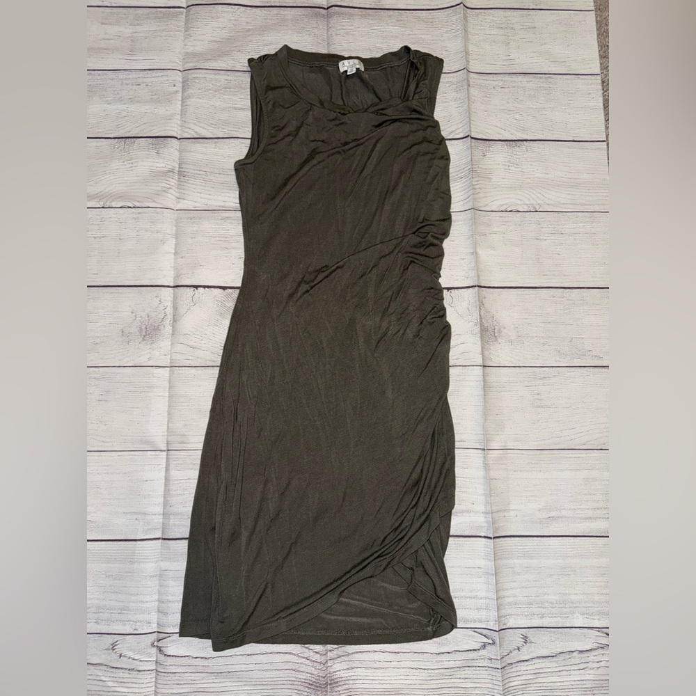 NWOT Women's Avln Studio Lane Ruched Knit Dress